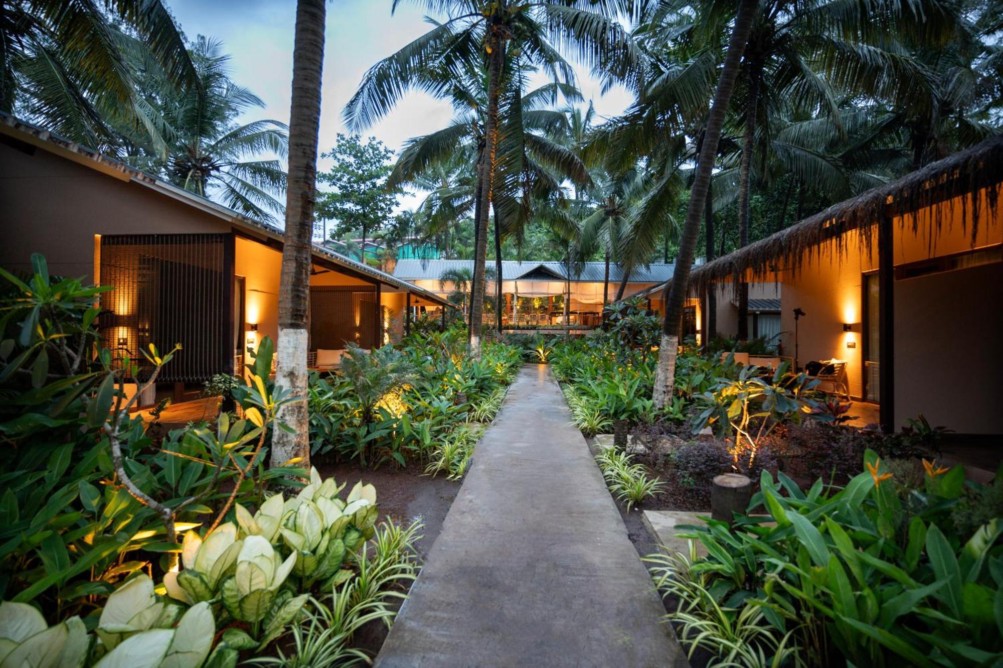 Palma Beach Resort Mandrem Exterior photo