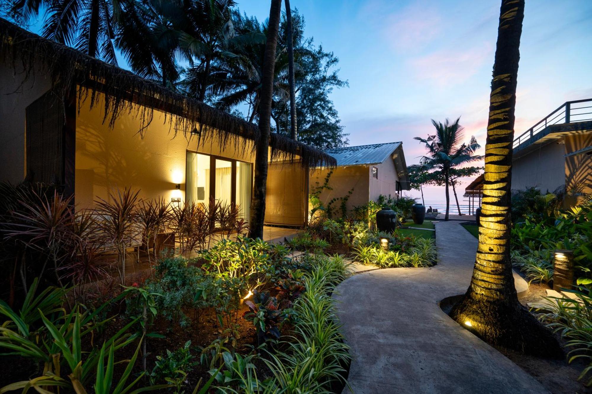 Palma Beach Resort Mandrem Exterior photo