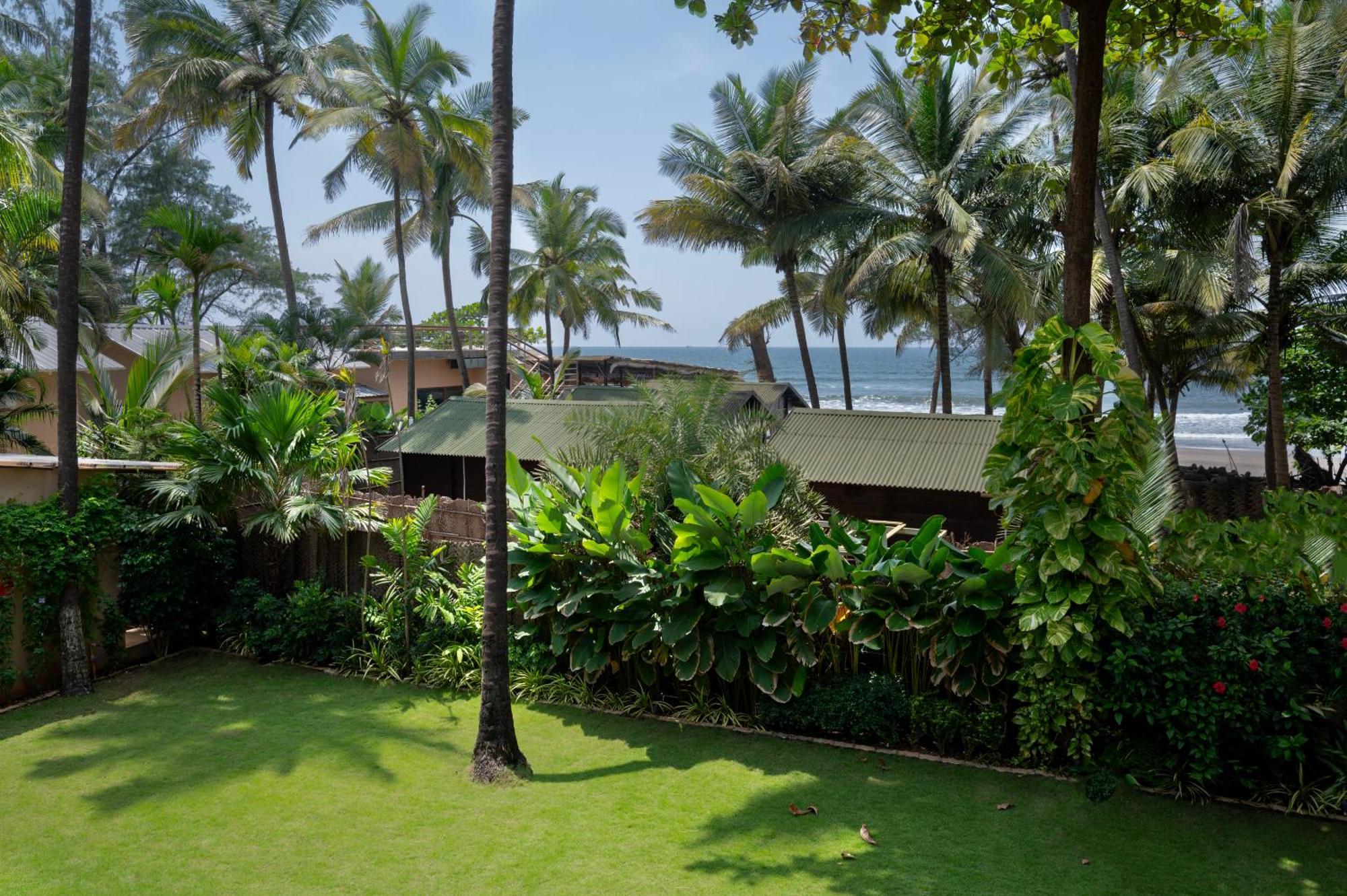 Palma Beach Resort Mandrem Exterior photo